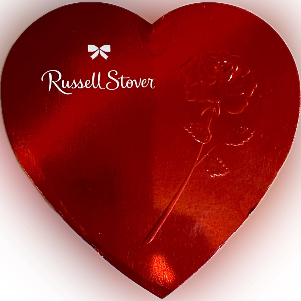 RUSSELL STOVER SMALL 5.75 ROSE EMBOSSED HEART CHOCOLATE BOX VALENTINE GIFT DECOR